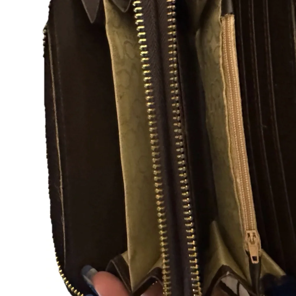 Coach carriage vintage Double Zip Wallet